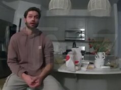 O vídeo da prisão de Taylor Frankie Paul mostra Dakota implorando aos policiais para levá-lo