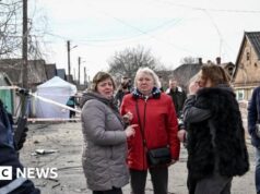 Ataque de drone russo mata dois na Ucrânia antes de negociações nos EUA, dizem autoridades