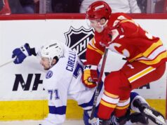 Strome pontua no OT enquanto as chamas derrubam o relâmpago