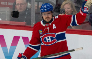 Brendan Gallagher, dos Canadiens, é aplaudido de pé no 900º jogo da NHL