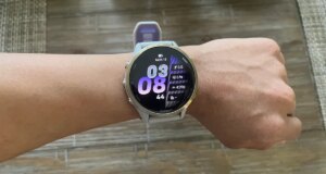 Os usuários do Garmin Smartwatch agora podem fazer chamadas e enviar mensagens de texto pelo WhatsApp