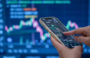 O comércio de petróleo subiu antes do posto de Trump no Irão. Alguns especialistas estão desconfiados.