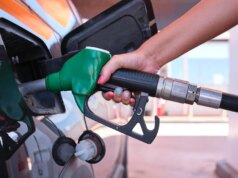 O petróleo Brent chega a US$ 115 o barril, enquanto as ações retomam uma seqüência de perdas