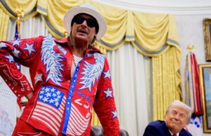 Exército analisando aparente sobrevoo de helicóptero militar na casa de Child Rock