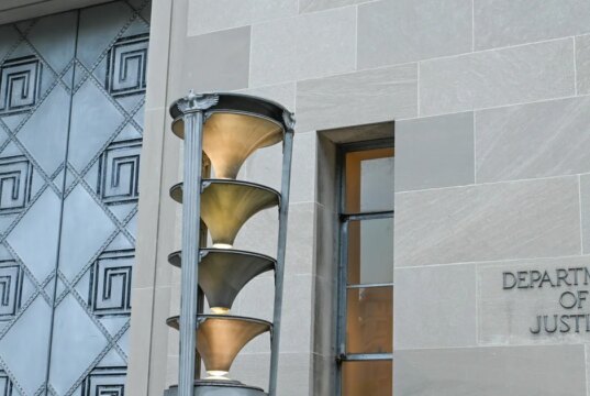 DOJ destrói escritório que ajuda imigrantes mais pobres a obter assistência jurídica acessível, dizem fontes