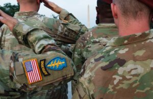 Espera-se que os EUA enviem tropas da 82ª Divisão Aerotransportada para o Oriente Médio para a guerra do Irã