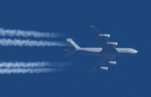 Avião militar dos EUA cai no Iraque porque o standing da tripulação é desconhecido, disseram autoridades