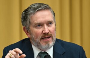 Após o apelo de Trump à derrota de Massie, grupos externos gastaram US$ 5 milhões para tentar derrubá-lo