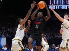 O canadense Ose Okojie experimenta ‘momento de círculo completo’ na vitória de Howard no March Insanity