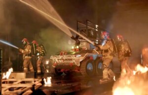 Bombeiros robôs entram primeiro em edifícios em chamas