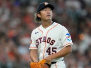 Imai luta na estreia na MLB, mas Paredes leva Astros à frente do Astros