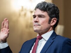 Ex-chefe de contraterrorismo Joe Kent sob investigação do FBI por supostos vazamentos confidenciais