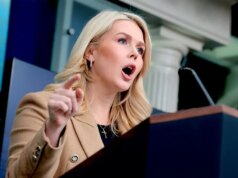 Karoline Leavitt exige retratação da história da ABC Information, alegando que o FBI alertou que o Irã poderia atacar a Califórnia