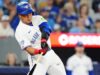 Kazuma Okamoto rebate a limpeza na escalação dos Blue Jays atrás de Dylan Stop
