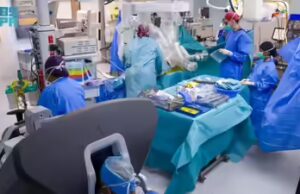 Hospital de Jeddah faz história, robôs assumem cirurgia pediátrica para doença de Hirschsprung