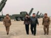 Kim Jong Un aparece com filha adolescente em teste de foguete na Coreia do Norte