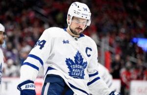 Auston Matthews, do Maple Leafs, fora da temporada com lesão no MCL