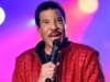 Lionel Richie emite alerta para celebridades rudes após a reação de Chappell Roan