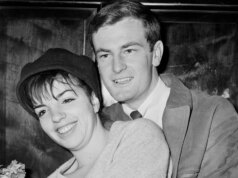 Liza Minnelli diz que seu ‘centro de gravidade desmoronou’ depois de encontrar o marido Peter Allen na cama com outro homem