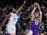A estrela do Lakers, Luka Dončić, diz que está em uma batalha pela custódia das filhas com a noiva