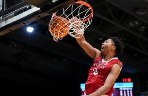 Miami (Ohio) recebe ajuda de uma multidão barulhenta no caminho para a primeira vitória do March Insanity em 27 anos