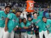 Marlins conquista vitória imediata com a estreia das camisas azul-petróleo do time na temporada