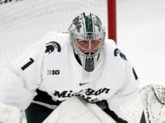 O prospecto dos Purple Wings, Trey Augustine, é o título dos finalistas do prêmio Mike Richter