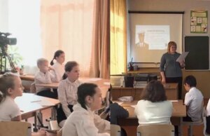 "Senhor Ninguém Contra Putin": Como um professor russo confrontou a propaganda do Kremlin