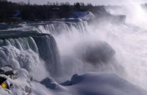Natureza: Cataratas do Niágara cobertas de gelo