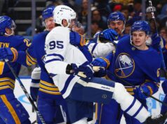 Maple Leafs perde nos pênaltis contra o primeiro colocado Sabres