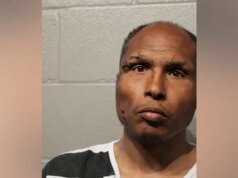 Criminoso de carreira acusado de invadir casa e subir na cama com a criança enquanto a família dormia