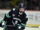 Blackhawks assinam com Sacha Boisvert, jogador da primeira rodada, um contrato inicial