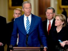 O avanço da paralisação do DHS tem um custo para os republicanos, à medida que as lutas por financiamento se aproximam do fim