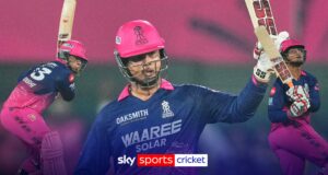 ‘Isso é OBSCENO!’ | Celebrity de 15 anos acerta FIFTY de 15 bolas no IPL