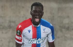 Sarr, o herói, enquanto o Palace sobrevive ao susto em Larnaca e chega às oitavas de last