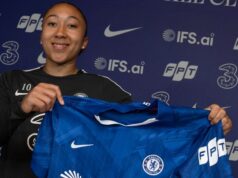Lauren James segue o irmão Reece na assinatura de novo contrato com o Chelsea