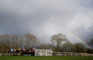 Hoje na Sky Sports activities Racing: J’Arrive De L’Est concorre ao prêmio nacional em Uttoxeter