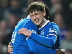 O Rangers ultrapassou o Celtic com uma vitória confiante do Aberdeen e ficou em segundo lugar