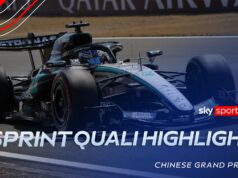 Mercedes flexiona os músculos novamente com outro bloqueio na primeira fila