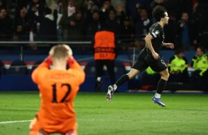 Carra: O Chelsea não competirá até definir a posição do goleiro