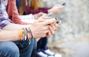 AI Chatbots estão dando aos adolescentes conselhos sobre dieta absolutamente terríveis, alerta estudo