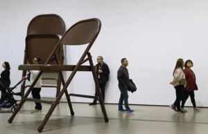 Robert Therrien: Um gigante no mundo da arte gigante