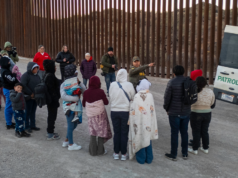 DHS apregoa 10 meses consecutivos sem nenhum estrangeiro ilegal libertado na fronteira à medida que as travessias despencam