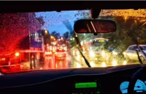 Multas por dirigir sob chuva nos Emirados Árabes Unidos: 7 penalidades com as quais todo motorista nos Emirados precisa estar atento