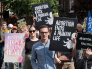 Líder pró-vida critica projeto de lei ‘insano’ do Reino Unido que descriminalizaria certos abortos até o nascimento