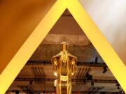 Dentro do Governors Ball, onde as estrelas tiveram seus Oscars gravados e comeram nuggets de frango com caviar