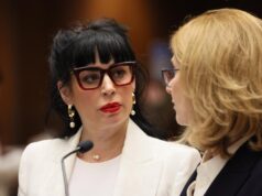 O chefe do LAPD apoiou policiais que atiraram no autor, ex do baixista do Weezer; comissão o rejeitou