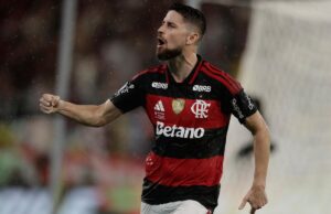 Chappell Roan responde às acusações de Jorginho de que as ações do cantor deixaram a menina às lágrimas