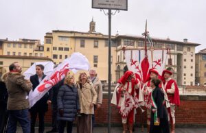 Florence presta homenagem ao fundador da Gucci com uma praça