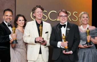 ‘Senhor. Ninguém Contra Putin ganha Oscar de melhor documentário para professor que se opôs à guerra na Ucrânia